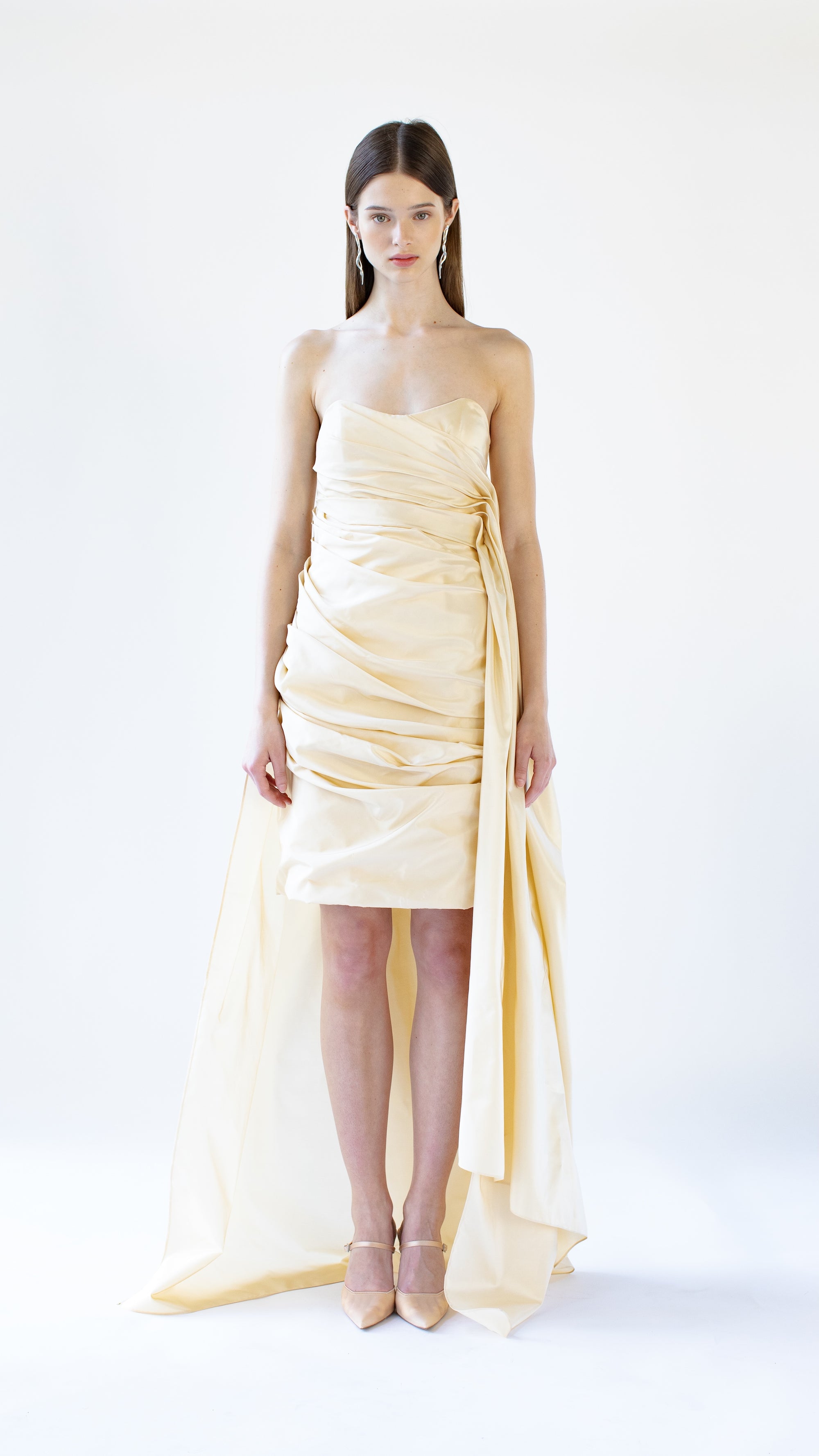 YASMINE creamy draped qown with detachable sleeve