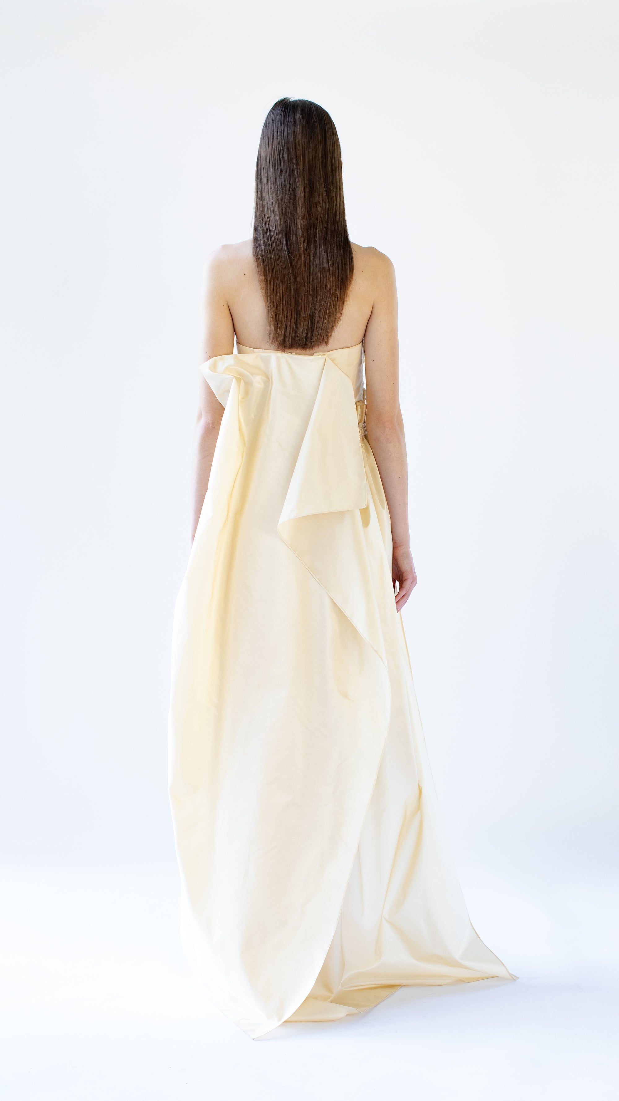 YASMINE creamy draped qown with detachable sleeve