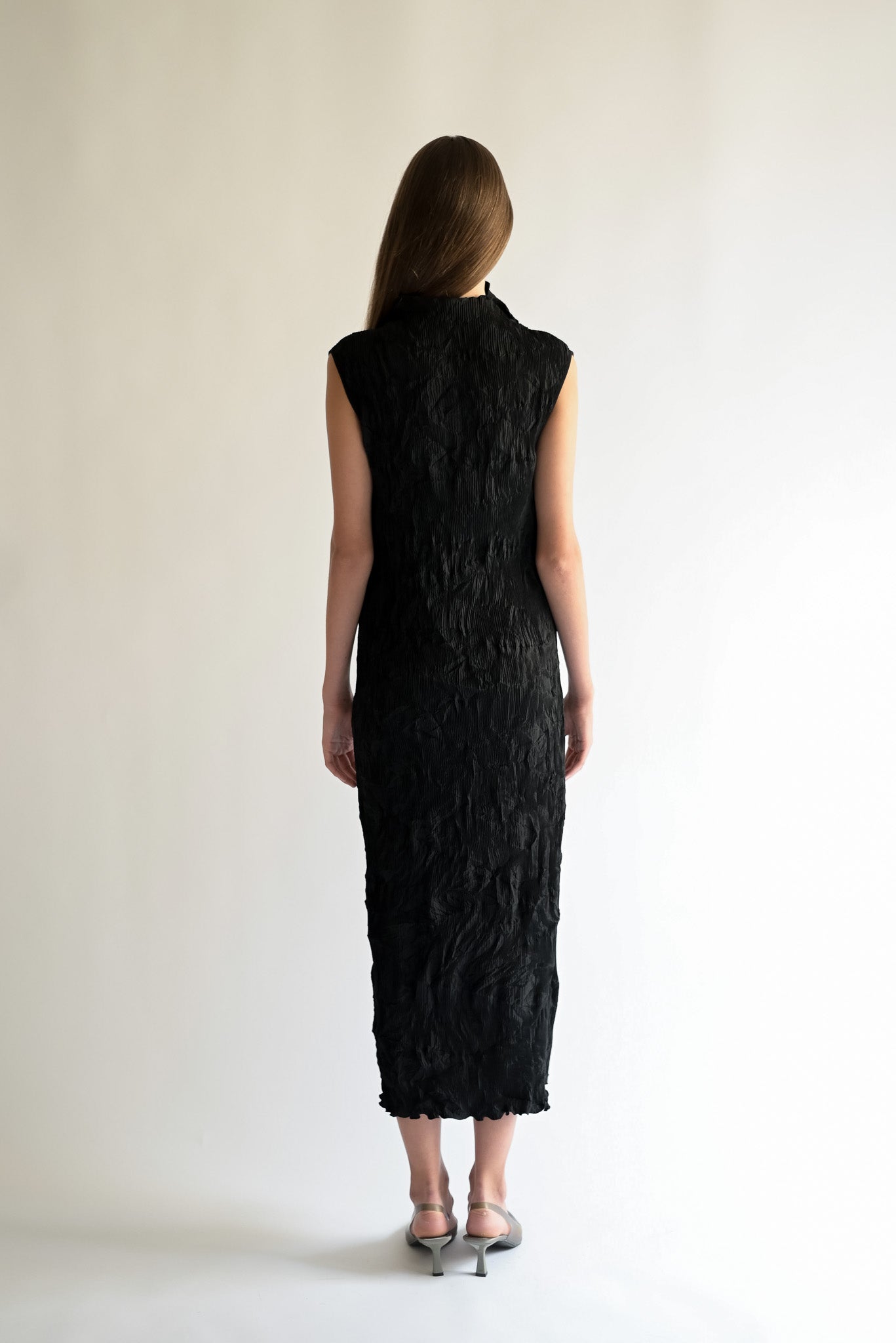AISHA -  BLACK CRINCLED DRESS