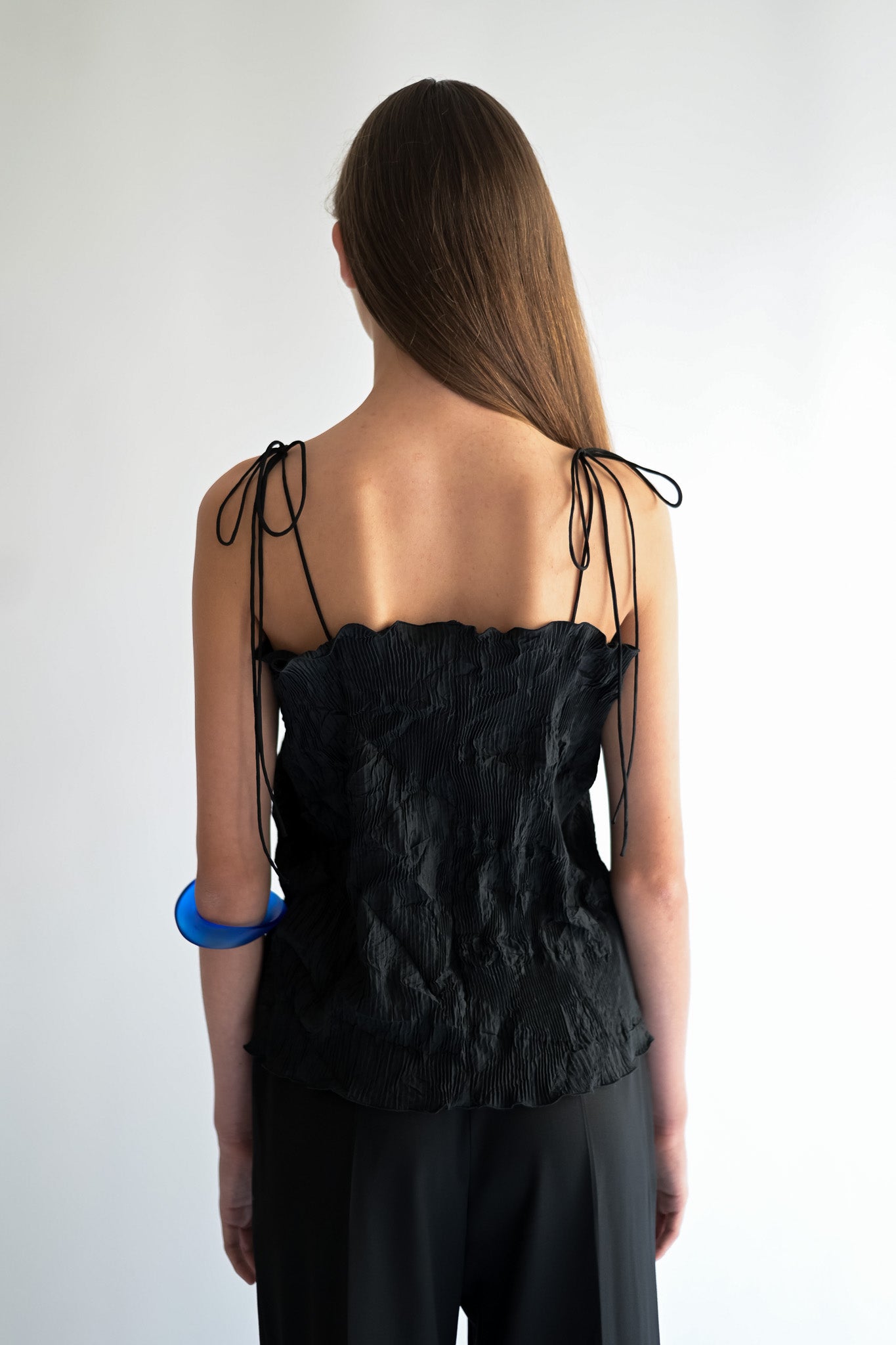 "AIWA" 3D Crinkled Strapped Top – Black