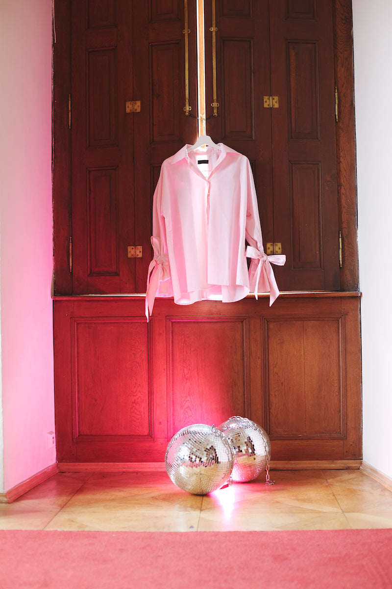 PINK SHIRT WITH RIBBONS