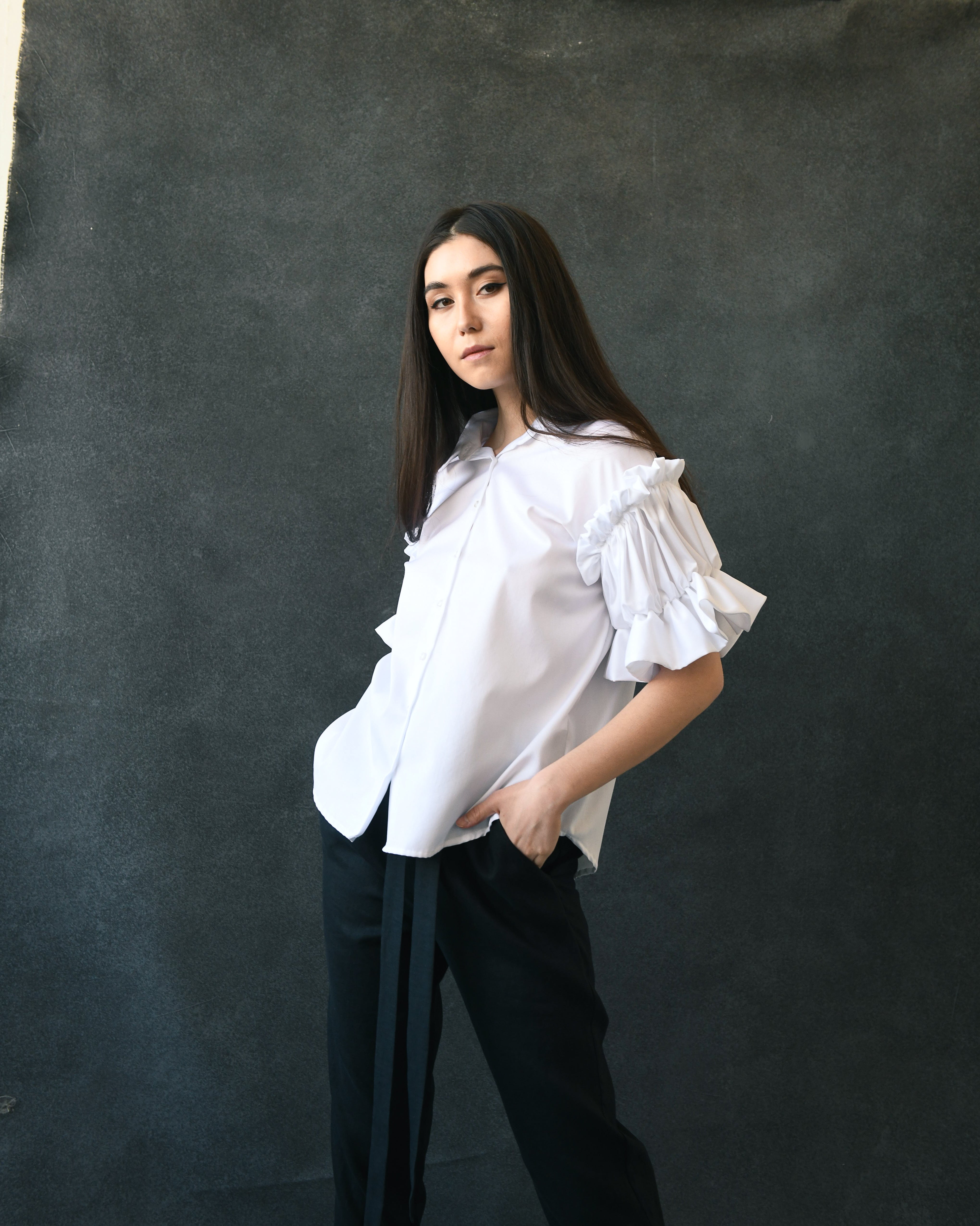 &quot;SOPHIE&quot; ruffled short sleeves shirt